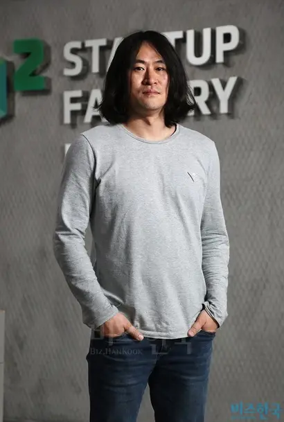 전자공학을 전공하고 반도체 업계에 몸담았던 백준호 퓨리오사AI 대표는 인공지능에 홀딱 반했다. 그는 지난해 4월 회사를 설립하고 AI 반도체 개발에 나섰다. 사진=박정훈 기자