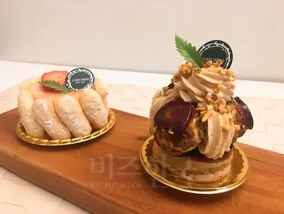르봉초초의 캐러멜 생토노레는 주말에만 만든다. 사진=이덕 제공