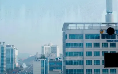 청소 전의 창문 상태, 사진=김정철 제공
