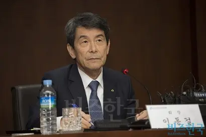 이동걸 산업은행 회장은 지난 1월 31일 기자회견을 열고 더 이상의 구조조정은 없다고 밝혔지만, 이 말을 믿는 거제 시민은 없었다. 사진=이종현 기자