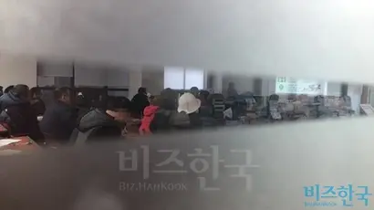 수원고용복지플러스센터의 실업급여 강의실이 신청자로 가득 찼다. 사진=박해나 기자