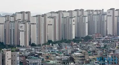 임차인, 전세권자가 경매를 신청한 건수는 2017년 298건에서 2018년 389건으로 늘었다. 경기도 수원시 일대 아파트 단지 모습으로 기사의 특정 내용과 관련없다. 사진=최준필 기자