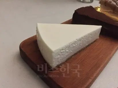 미카야의 레어치즈케이크. 사진=이덕 제공