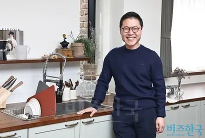 김 대표는 “신산업으로 넘어가는 건 흐름인 거죠. 막을 순 없다. (마찰을 줄이기 위해선) 기존 산업 종사자를 어떻게 신산업에 끌어들여 공생하느냐를 고민해봐야 할 문제라고 생각”이라고 밝혔다. 사진=고성준 기자