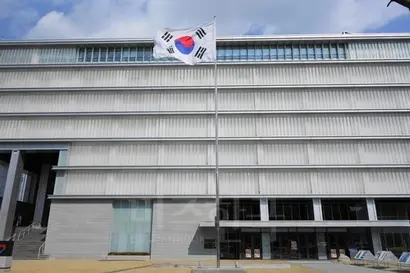 광화문의 대한민국역사박물관은 근현대사에 집중하고 있다. 대한민국역사박물관 외관. 사진=구완회 제공
