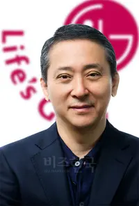 권영수 부회장이 LG그룹 핵심 계열사 3사 이사회 의장직을 도맡기로 하면서, ‘사실상 2인자’로 등극했다는 평가가 나온다. 사진=LG전자