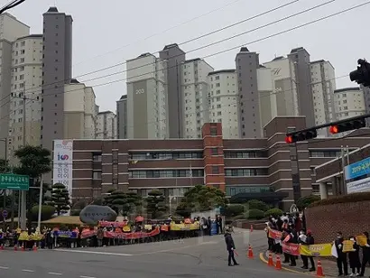 26일 열린 집회에는 한국화원협회, 광주화훼유통협동조합, 광주난도매인연합회 등 22개 단체로 구성된 광주전남화훼인협의회 120여 명이 참석했다. 