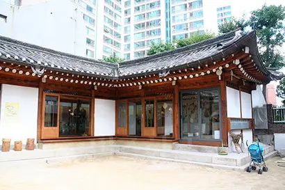 짚풀생활사박물관 외부 전경. 사진=구완회 제공