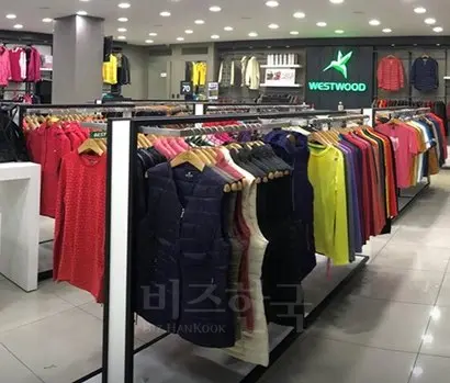 젯아이씨는 스포츠의류 ‘엘레쎄’, 아웃도어의류 ‘웨스트우드’를 생산·판매하는 업체다. 사진=웨스트우드 페이스북