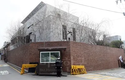 이명박 전 대통령은 지난 3월 2일 서울동부구치소에서 석방된 이후 논현동 집에 머물고 있다. 사진=연합뉴스