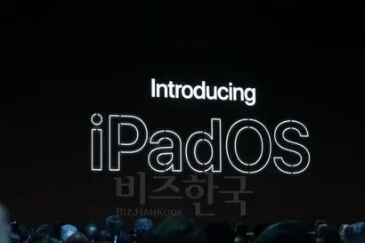 애플은 올해 새롭게 아이패드OS를 발표하면서 그간 아이폰 iOS 운영체제를 공유하던 아이패드의 본격적인 차별화를 도모했다. 사진=최호섭 제공
