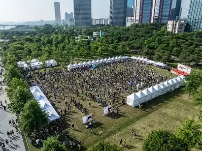 러닝 페스티벌 '버닝런 2026' 대회를 위해 모인 참가자들의 모습. 사진=최준필 기자