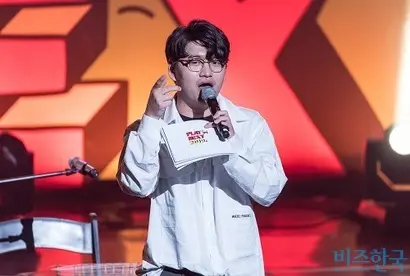 기존 영상에 새로운 더빙을 얹는 콘텐츠로 85만 구독자를 얻은 유튜버 유준호가 ‘플레이넥스트 2019’ 사회자로 무대에 오르자 객석에서 환호가 터졌다.​ 사진=최준필 기자