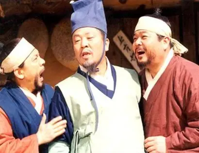 ‘허준’ 중후반부의 인기에는 임오근 역의 임현식이 큰 몫을 했다. 원작의 임오근과는 판이하게 다른 역할이지만, 대본에 없는 임현식 특유의 애드리브가 더해져 시청자의 웃음을 자아냈다. 임현식은 ‘허준’ 외에도 ‘상도’ ‘대장금’ ‘서동요’ ‘이산’ 등 이병훈 PD 드라마에 자주 등장했다. 사진=MBC 홈페이지