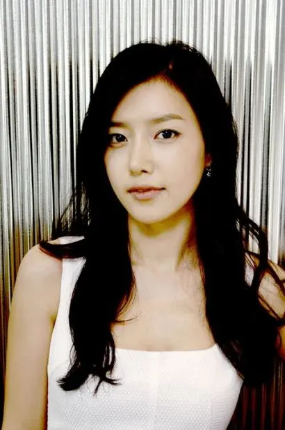 가히 채정안의 전성기, 가장 빛나는 캐릭터였던 ‘커프’의 한유주. 당시 ‘어장관리녀’라는 오해를 받기도 했으나 한유주는 자신의 감정에 최대한 솔직한 편이었다. 흔들리던 한성을 떠나려 한 것도, 먼저 박력 넘치는 청혼을 한 것도 모두 자신의 감정에 솔직해 나온 행위였다. 사진=MBC 홈페이지