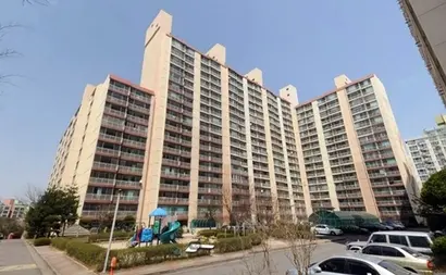 우오현 SM 회장이 2017년 11월 매각한 광주 금호타운 아파트. 사진=다음지도 화면 캡처