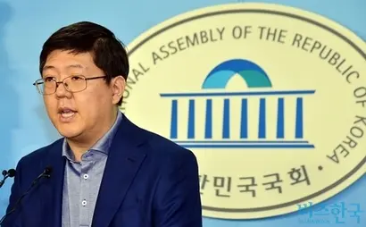 2016년 3월 국회의원 선거 불출마를 선언한 김홍걸 전 더불어민주당 국민통합위원장의 모습. 사진=박은숙 기자
