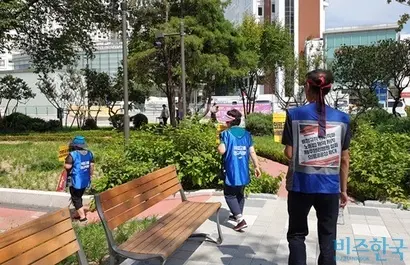 23일 오전 서울대병원 비정규직 노동자들은 ‘직접 고용 정규직전환’을 주장하며 파업을 이어나갔다. 사진=김명선 기자
