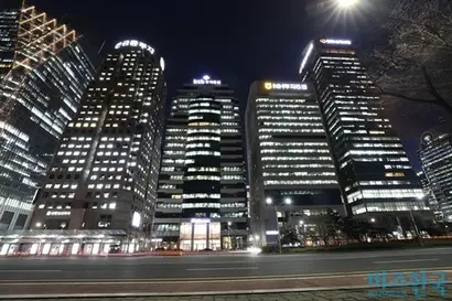 증권사 실적에서 투자은행(IB) 부문 비중이 늘어가면서 기업공개(IPO) 주관의 중요성이 높아지고 있다. 여의도 증권가의 야경. 사진=박은숙 기자