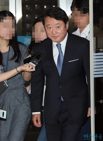 2018년 12월 사전예고 없이 돌연 은퇴 선언한 이웅열 전 코오롱 회장은 부동자본시장과 금융투자업에 관한 법률위반 등의 혐의로 지난 7월 징역 3년을 선고받았다. 사진=최준필 기자