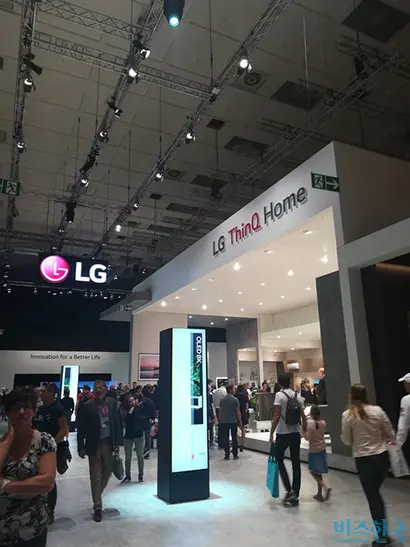 보다 똑똑해진 인공지능을 통해 스마트한 홈을 선보인 LG 씽큐홈은 LG 전시관 내에서도 꽤 많은 비중을 차지했다. 사진=박진영 제공