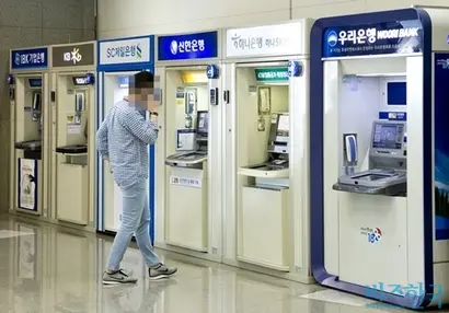 국내 5대 시중은행은 지점을 줄이면서 고용도 줄었다. 사진=임준선 기자