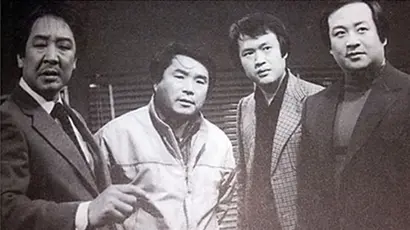 박 반장이 진두지휘하고 김 형사, 조 형사, 남 형사가 주축이 된 수사반 멤버들. 남 형사 이전에는 서 형사(김호정)가 활약했으나 1978년 뇌출혈로 작고해 남성훈이 투입됐다. 20년 가까운 시간 동안 활약한 배우들은 종영 후 명예 경찰로 임명되었고, 2018년 ‘박 반장’ 최불암은 명예 경무관으로 승진했다. 사진=드라마 캡처