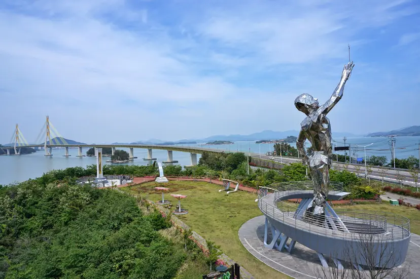 거금도휴게소 옥상전망대에서 내려다본 소록도와 거금도 주변 풍경. 사진=구완회 제공
