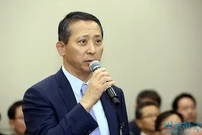 권영수 LG 대표이사 부회장이 2018년 6월 열린 과학기술정보방송통신위원회 종합국정감사에서 질의에 답하고 있다. 사진=박은숙 기자