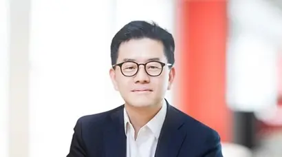 신세계그룹은 신임 이마트 대표이사로 강희석 베인앤드컴퍼니 소비재 영업부문 파트너를 영입했다고 21일 밝혔다. 강 신임대표는 한마디로 유통업계 전문가다. 사진=베인앤드컴퍼니 캡처