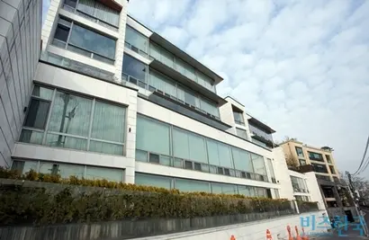 올해 일곱 번째로 비싸게 거래된 유엔빌리지 내 고급 빌라 제이하우스. 사진=임준선 기자