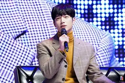 배우 서강준 씨는 서울숲트리마제 103동 39층 아파트에 산다.  사진=서강준 V-LIVE
