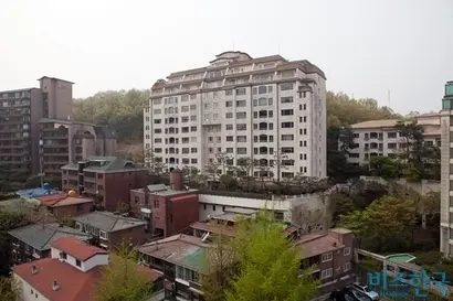 서울시 서초동 서리풀공원 인근에 위치한 트라움하우스3. 사진=비즈한국DB