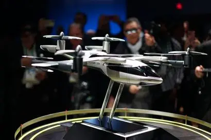 발표 현장에 전시된 현대차 eVTOL 모형. 사람이 탑승 가능할 정도로 크게 제작될 예정이다. 사진=최호섭 제공