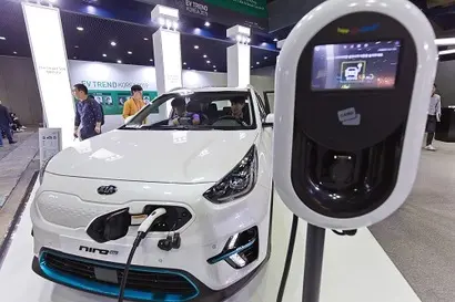 2019년 5월 2일 열린 친환경자동차 전시회 ‘EV 트렌드코리아(TREND KOREA) 2019’에 기아자동차의 전기차인 니로EV가 전시돼 있다. 사진=최준필 기자