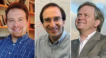 우주 가속팽창을 발견한 공로로 노벨 물리학상을 수상한 아담 리스, 사울 팔머터, 브라이언 슈미트(왼쪽부터).