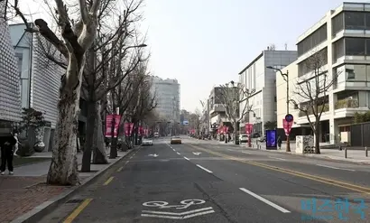 서울 용산구 이태원동 제일기획 사옥에서 한강진역 사이에 발달한 상권 ‘꼼데가르송길’. 사진=고성준 기자