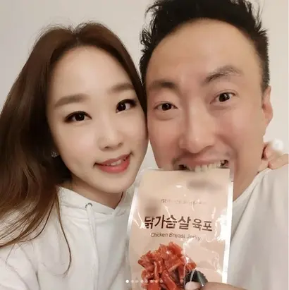 개그맨 박명수 씨(왼쪽)와 피부과 의사 한수민 씨 부부. 사진=한수민 인스타그램