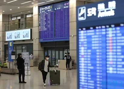 지난 3월 인천국제공항 제1터미널에 국제선 도착 게이트. 사진=박정훈 기자