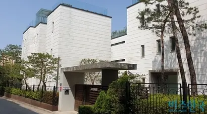 서울 용산구 한남동 유엔빌리지 내 고급빌라 제이하우스 입구. 사진=유시혁 기자