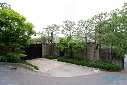 성북구 성북동에 위치한 조석래 효성그룹 명예회장의 자택. 사진=박은숙 기자