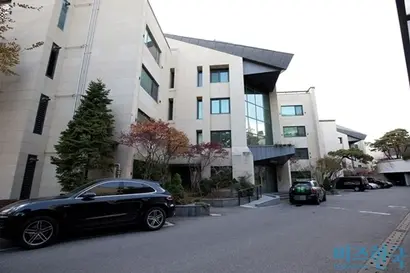 신동빈 롯데그룹 회장이 거주하는 것으로 알려진 유엔빌리지 내 고급빌라 한남리버힐. 사진=이종현 기자