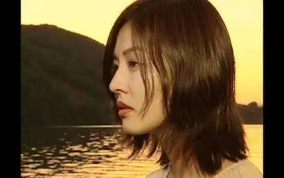 자신을 대신해 우진이 사고로 죽자 영미는 사고를 일으키게 한 원흉인 인수를 경찰에 신고한 뒤 자신의 모든 악행을 적은 편지를 남긴 채 자살을 시도한다. 그 후 여섯 살 이후의 기억을 잃은 채 어느 시골 보육원에서 일하고 있다는 결말을 보여줬는데, 워낙 악녀 연기를 실감나게 펼쳐서인지 기억을 잃은 척 하는 것 아니냐는 반전설이 네티즌들 사이에 돌았었다. 사진=MBC 홈페이지