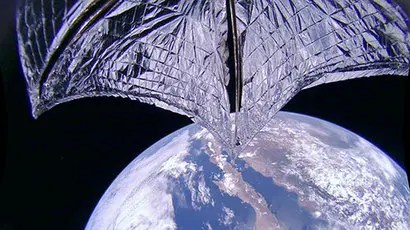 라이트 세일이 우주에 올라 예정대로 태양 돛을 펼친 모습. 사진=NASA/The Planetary Society