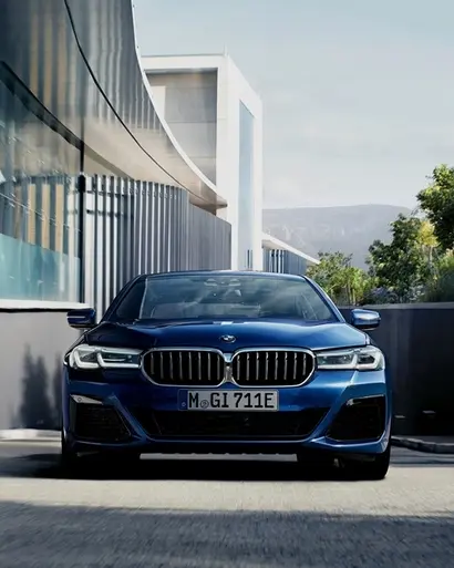 BMW 5시리즈 페이스리프트 모델. 4분기 승부에서 BMW가 우위를 점한다면 내년 수입차 시장의 왕좌에 다시 오를 수도 있어 보인다. 사진=BMW코리아 홈페이지