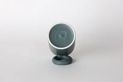 명품이 아닌 다음에야 기업 로고가 새겨진 컵을 쓰고 싶어하는 사람은 별로 없다. 대신증권은 전체적인 디자인을 해치지 않으면서 절묘한 위치에 로고를 새겨넣었다. 사진=대신증권 제공