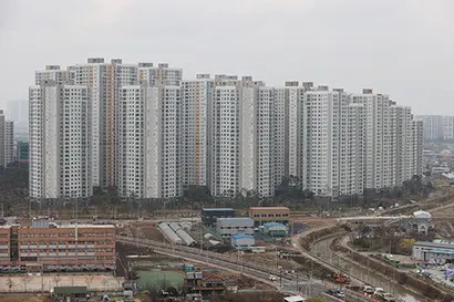 11월 20일부터 조정대상지역으로 신규 지정된 김포시의 한 아파트 전경으로, 기사의 특정 내용과 관련 없다. 사진=연합뉴스