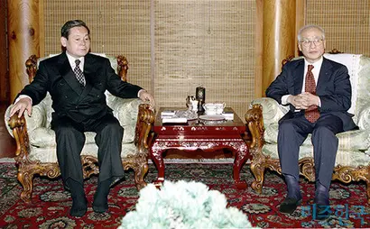 1999년 1월 21일 이건희 전 삼성 회장과 김우중 전 대우 회장이 삼성 영빈관인 서울 한남동소재 승지원에서 만나 삼성자동차와 대우전자 간 빅딜(대규모사업교환)을 조속히 마무리하기로 합의했다. 그러나 빅딜은 이뤄지지 않았다. 사진=비즈한국 DB