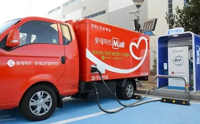 롯데글로벌로지스는 콜드체인 냉동탑까지 에너지원을 전기로 바꾼 차량을 시범 운영 중이다. 사진=롯데글로벌로지스 제공