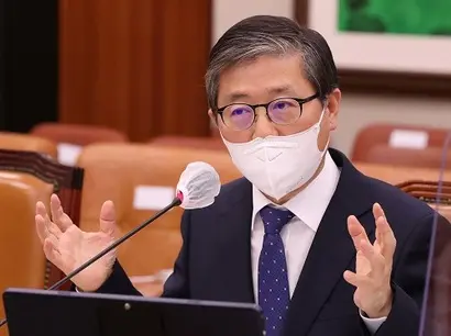 지난해 12월 23일 변창흠 국토교통부 장관 후보자가 국회에서 열린 인사청문회에서 의원들의 질의에 답변하고 있다. 사진=박은숙 기자